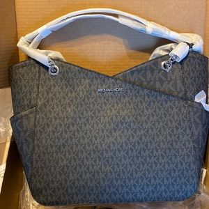Micheal Kors Jet Set Logo Shoulder bag